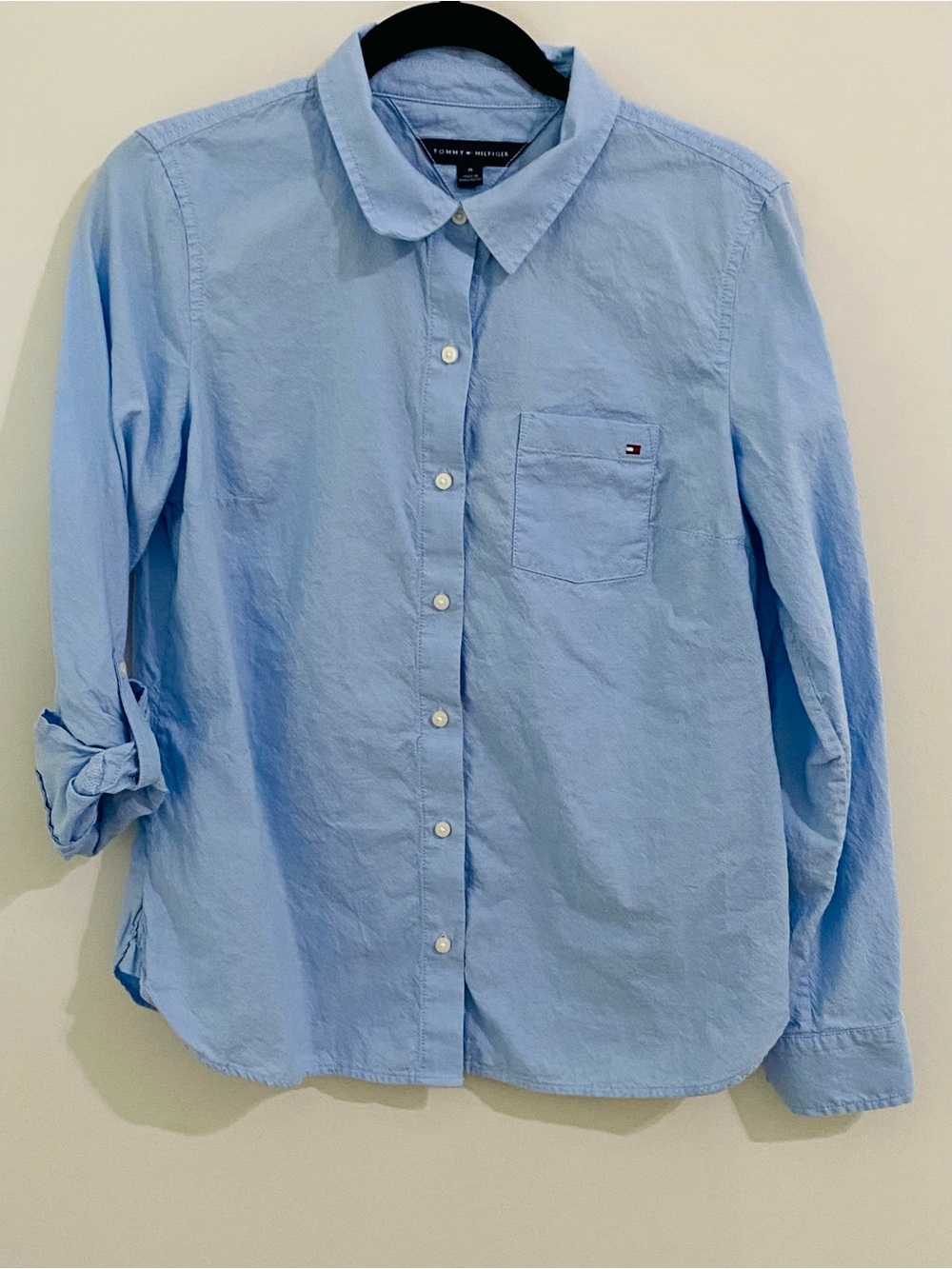 Tommy Hilfiger Women’s Light Blue Cotton Oxford Button Down-Medium